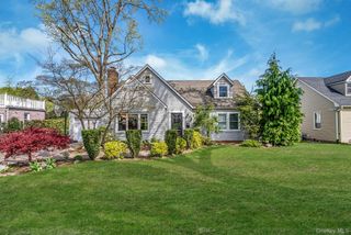 16 Glen Lane, Glen Head, NY 11545