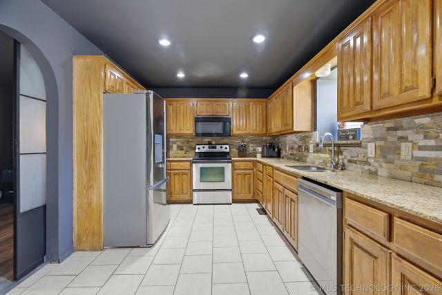 1609 S Yellowood Avenue, Broken Arrow, OK 74012