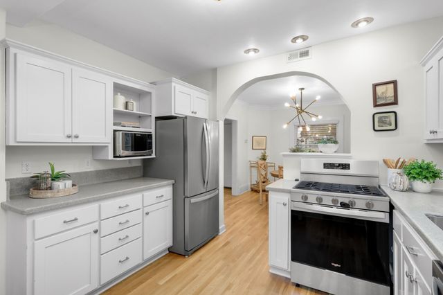 2194 Stanford Avenue, Saint Paul, MN 55105