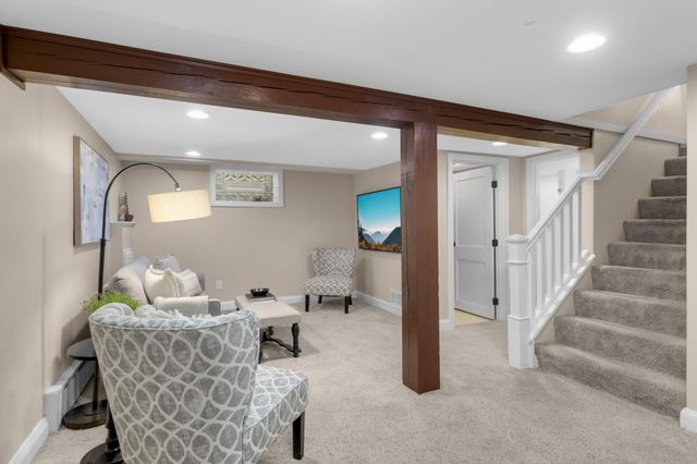 2194 Stanford Avenue, Saint Paul, MN 55105
