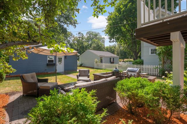 2194 Stanford Avenue, Saint Paul, MN 55105