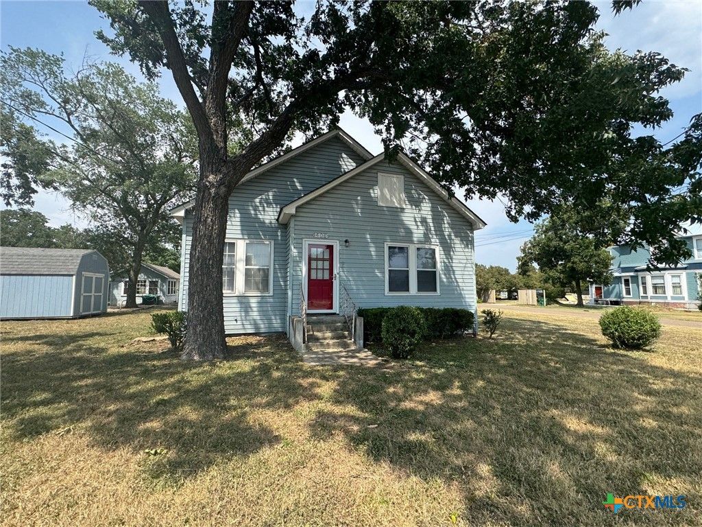 406 E 12th, Cameron, TX 76520