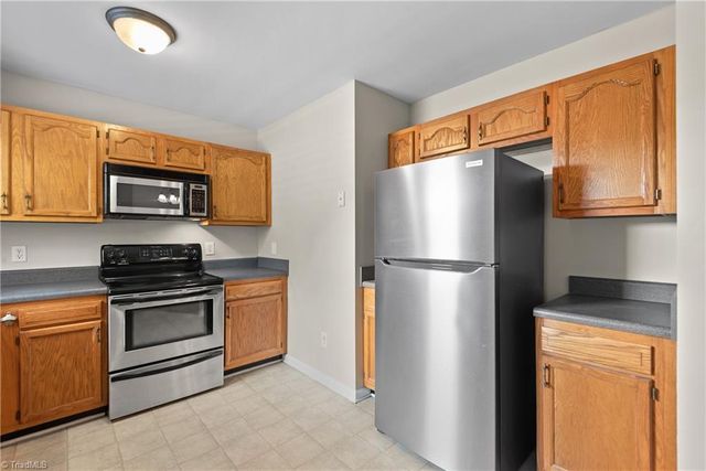 510 Brown Stone Court, Kernersville, NC 27284
