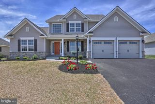 100 STARLIGHT LANE, Lebanon, PA 17046