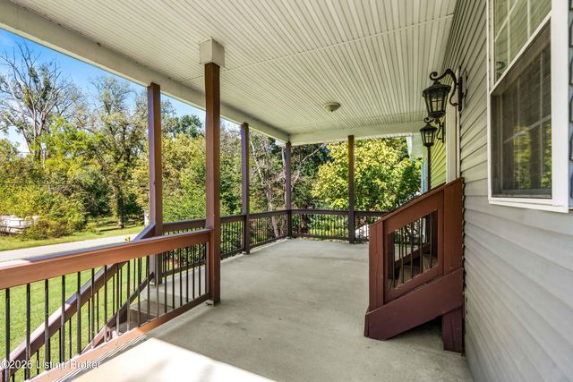 1820 Huckleberry Ln, Prospect, KY 40059