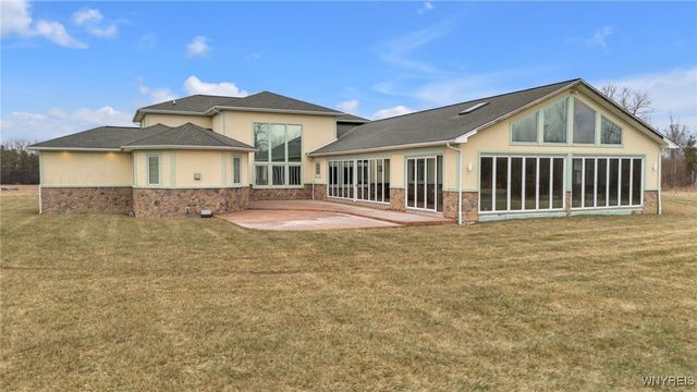 581 North Blossom Road, Elma, NY 14059