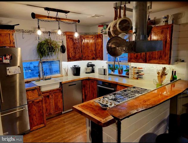 2105 HIGHLAND AVE, Morton, PA 19070
