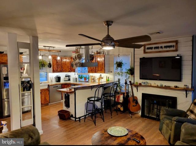 2105 HIGHLAND AVE, Morton, PA 19070