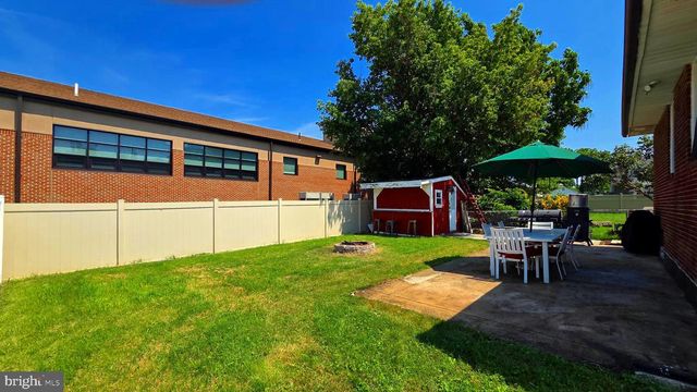 2105 HIGHLAND AVE, Morton, PA 19070