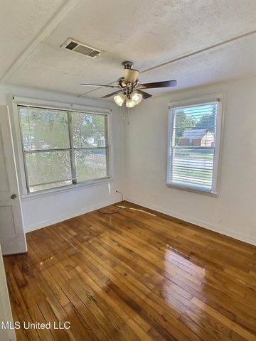 1076 Cherokee Street, Biloxi, MS 39530