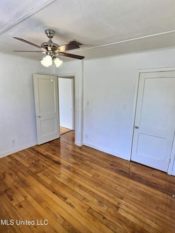 1076 Cherokee Street, Biloxi, MS 39530