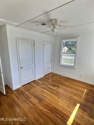 1076 Cherokee Street, Biloxi, MS 39530