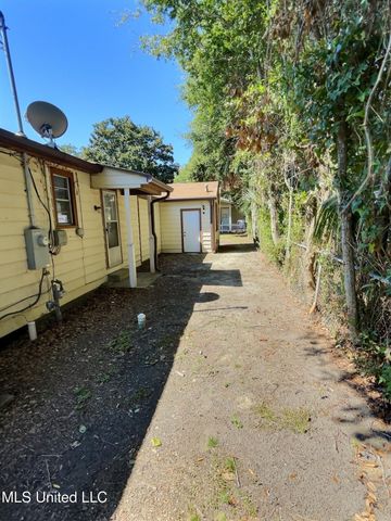 1076 Cherokee Street, Biloxi, MS 39530