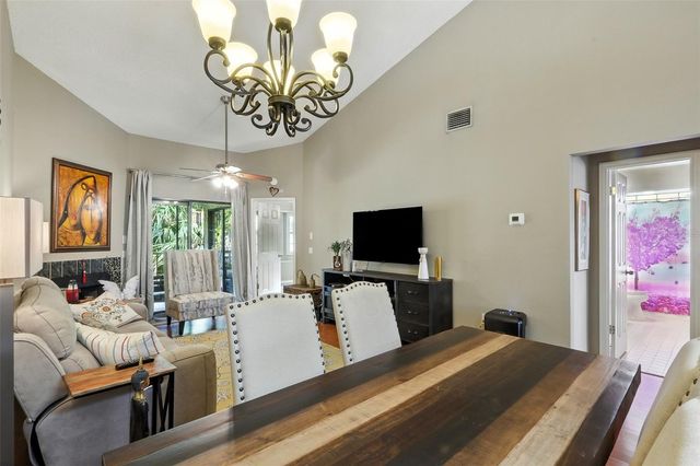 10482 SAINT TROPEZ PLACE 202, Tampa, FL 33615