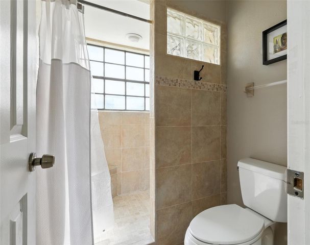 10482 SAINT TROPEZ PLACE 202, Tampa, FL 33615