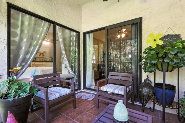 10482 SAINT TROPEZ PLACE 202, Tampa, FL 33615