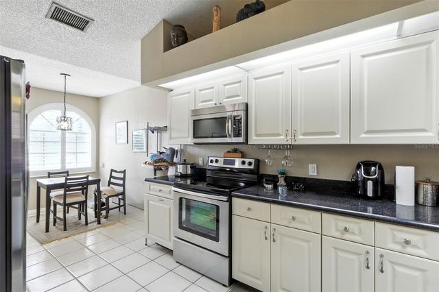 10482 SAINT TROPEZ PLACE 202, Tampa, FL 33615