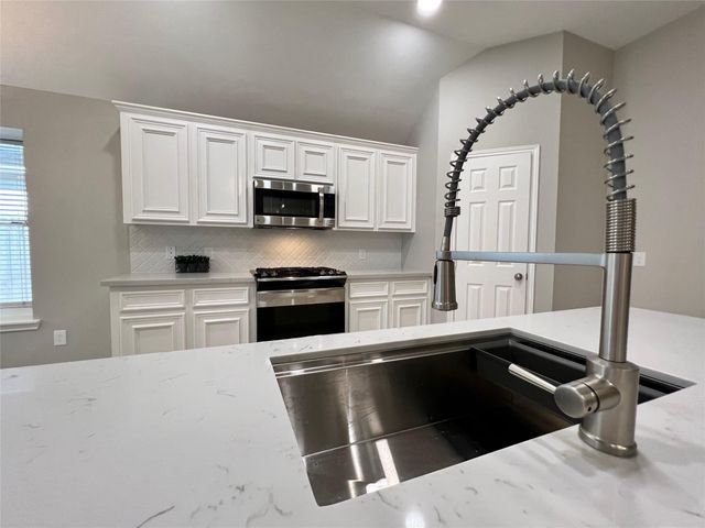 3207 Ivy Bend Drive, Pearland, TX 77584