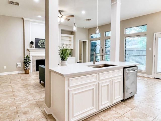 3207 Ivy Bend Drive, Pearland, TX 77584