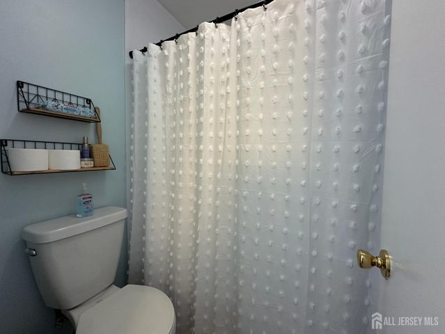 39 Renaissance Lane, New Brunswick, NJ 08901