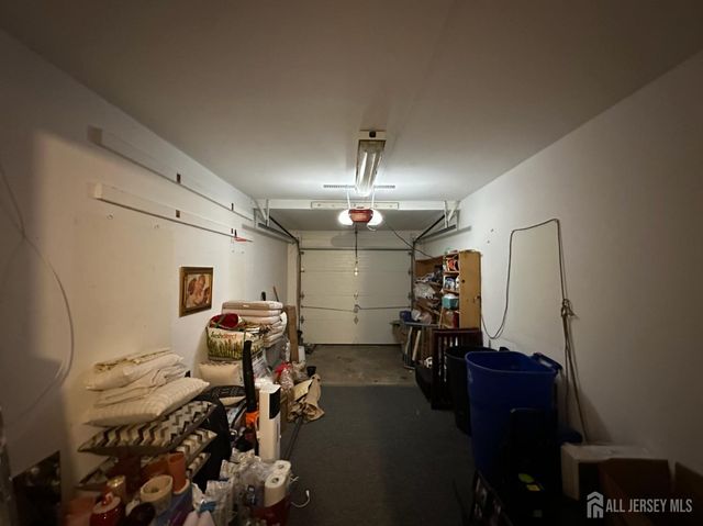 39 Renaissance Lane, New Brunswick, NJ 08901