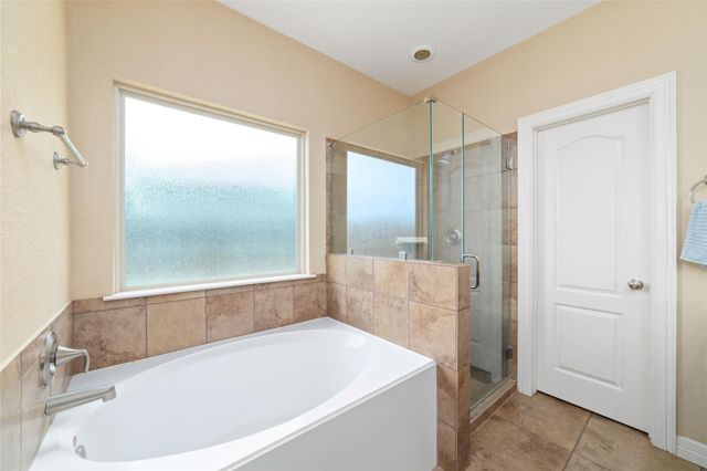310 Regal Court, Bellville, TX 77418