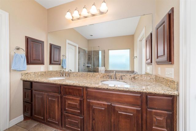 310 Regal Court, Bellville, TX 77418