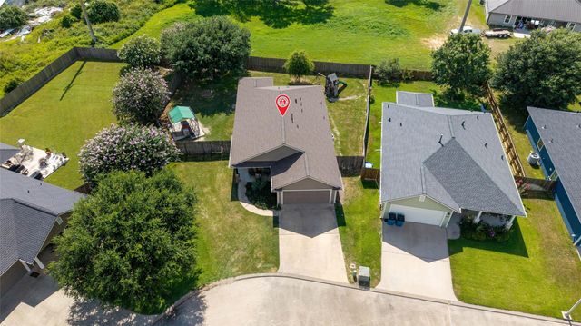 310 Regal Court, Bellville, TX 77418