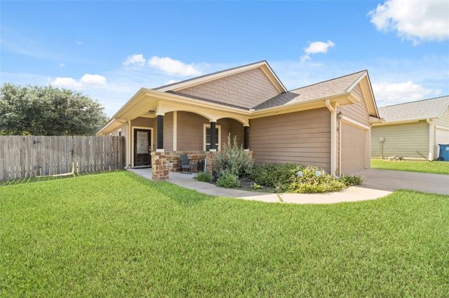 310 Regal Court, Bellville, TX 77418