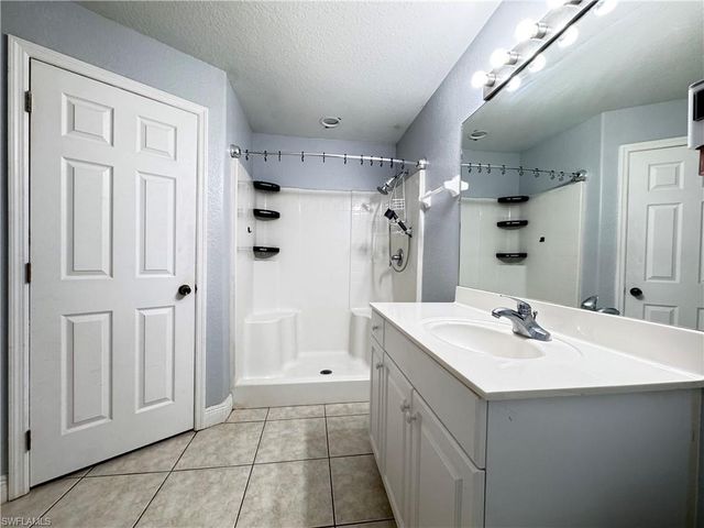 4606 30th ST SW, Lehigh Acres, FL 33973