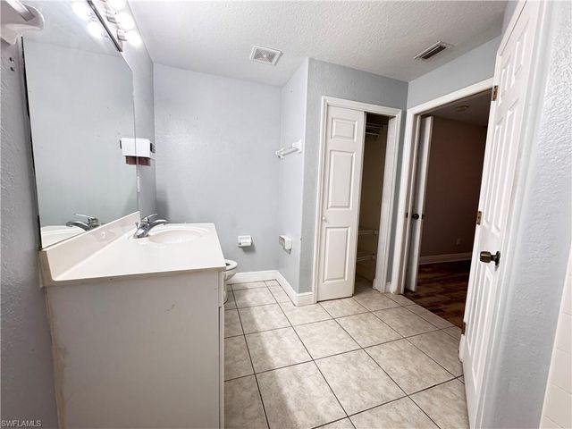 4606 30th ST SW, Lehigh Acres, FL 33973