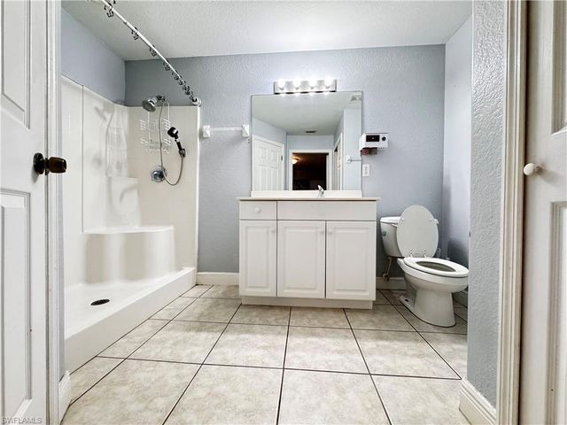 4606 30th ST SW, Lehigh Acres, FL 33973