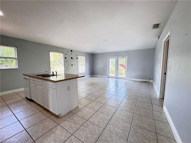 4606 30th ST SW, Lehigh Acres, FL 33973