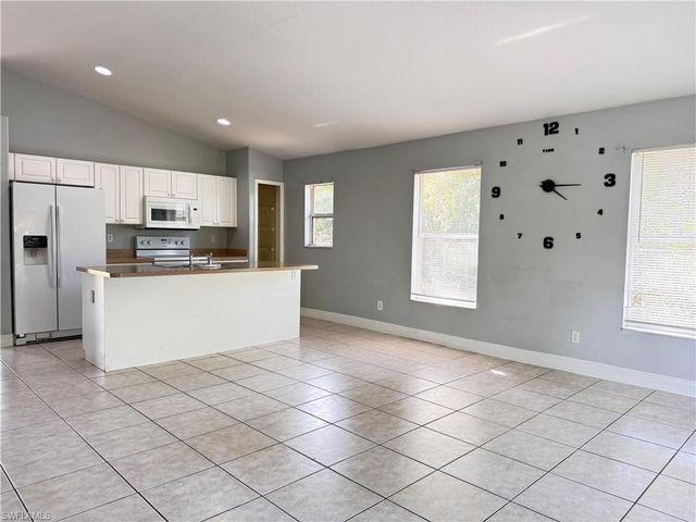 4606 30th ST SW, Lehigh Acres, FL 33973