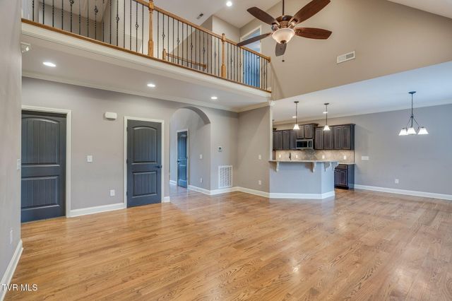 1276 Savin Falls, Johnson City, TN 37615