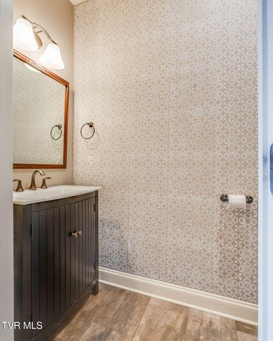 1276 Savin Falls, Johnson City, TN 37615