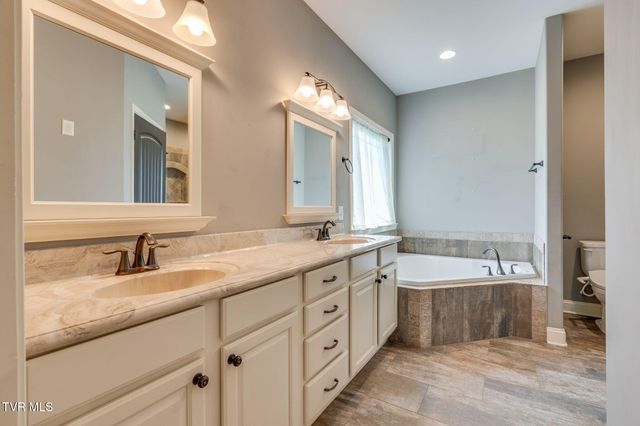 1276 Savin Falls, Johnson City, TN 37615