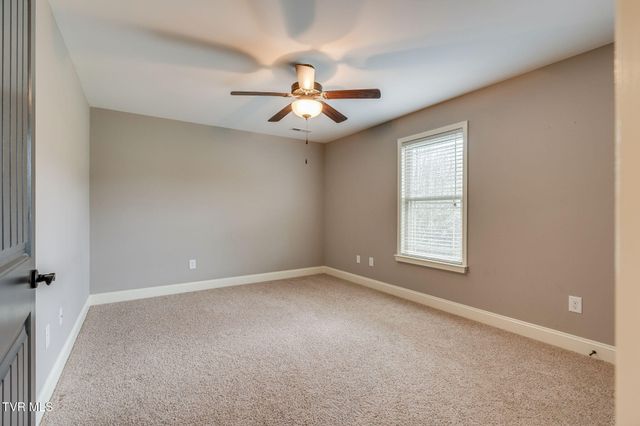 1276 Savin Falls, Johnson City, TN 37615