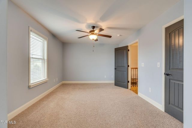 1276 Savin Falls, Johnson City, TN 37615