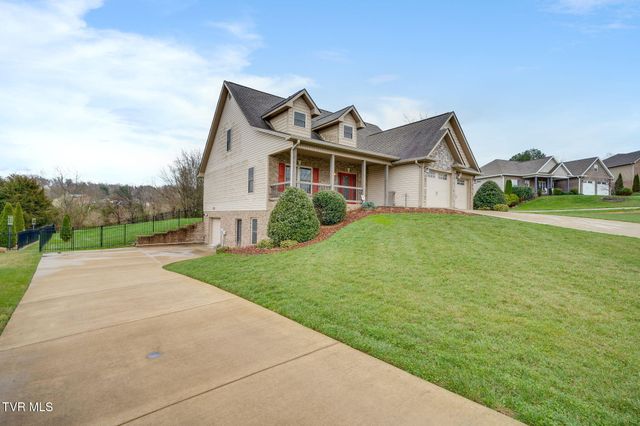 1276 Savin Falls, Johnson City, TN 37615