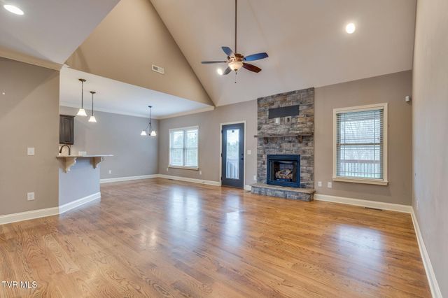 1276 Savin Falls, Johnson City, TN 37615