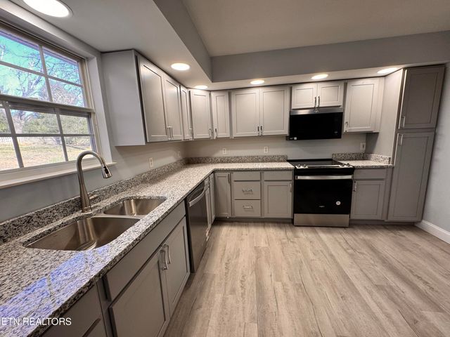 913 Columbine Lea, Sevierville, TN 37862