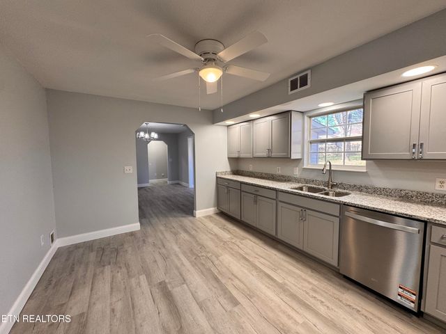 913 Columbine Lea, Sevierville, TN 37862