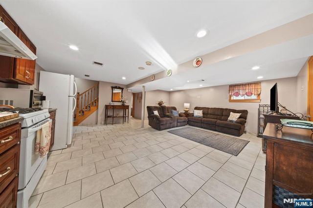123 Ilford Avenue, North Arlington, NJ 07031