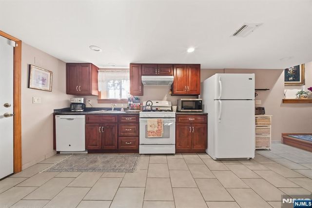 123 Ilford Avenue, North Arlington, NJ 07031