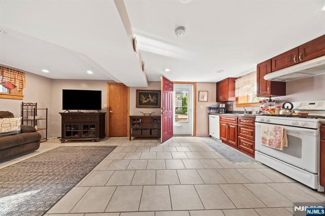 123 Ilford Avenue, North Arlington, NJ 07031