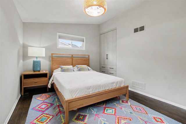 2702 Cranbrook Road, Ann Arbor, MI 48104