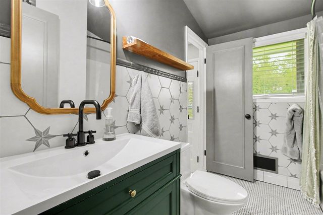 2702 Cranbrook Road, Ann Arbor, MI 48104