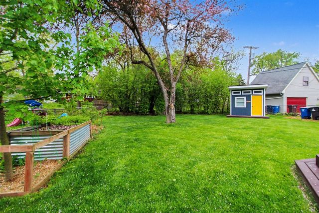 2702 Cranbrook Road, Ann Arbor, MI 48104
