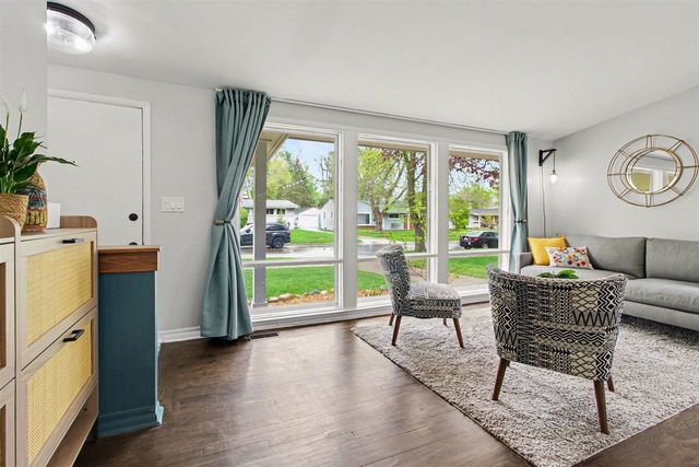 2702 Cranbrook Road, Ann Arbor, MI 48104